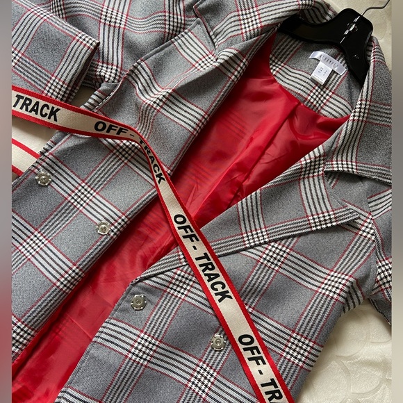 Plaid fall Overcoat/ Trenchcoat - Picture 3 of 4